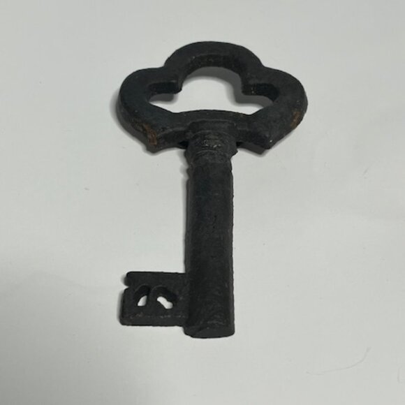 VTG Cast Iron Hanging Skeleton Key Wall Accent Decor Rustic 4.5"x2.5" - Picture 5 of 12